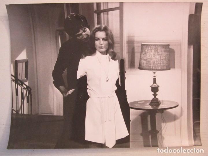 Cine: FOTO INEDITA DE 18X24 DE ROMY SCHNEIDER EN &iquest;QUIEN? 1970
