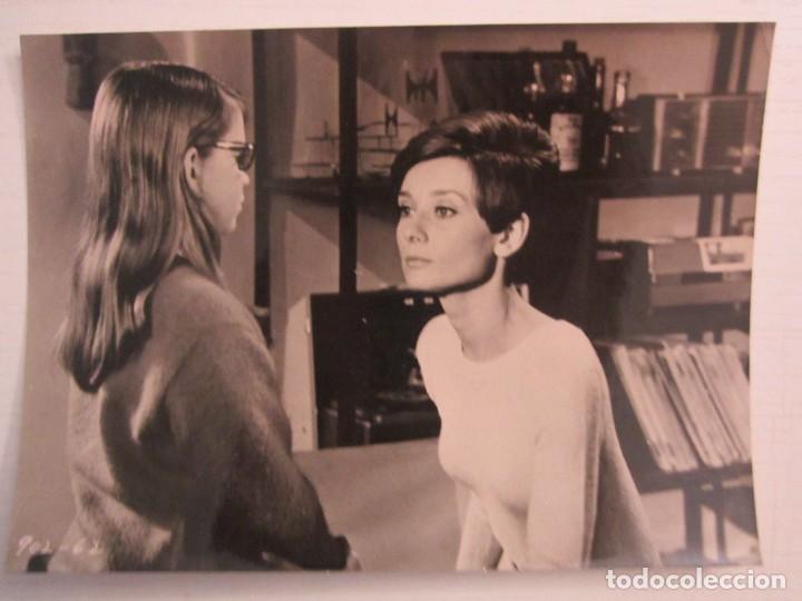 Cine: FOTO INEDITA DE 12X16 SOLA EN LA OSCURIDAD CO AUDREY HEPBURN