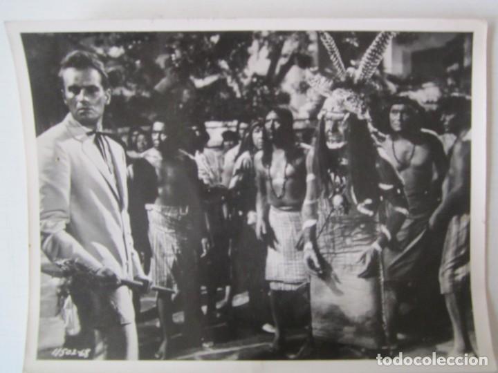 Cine: FOTO INEDITA DE 18X24 DE CUANDO RUGE LA MARABUNTA 1954 CON CHARLTON HESTON