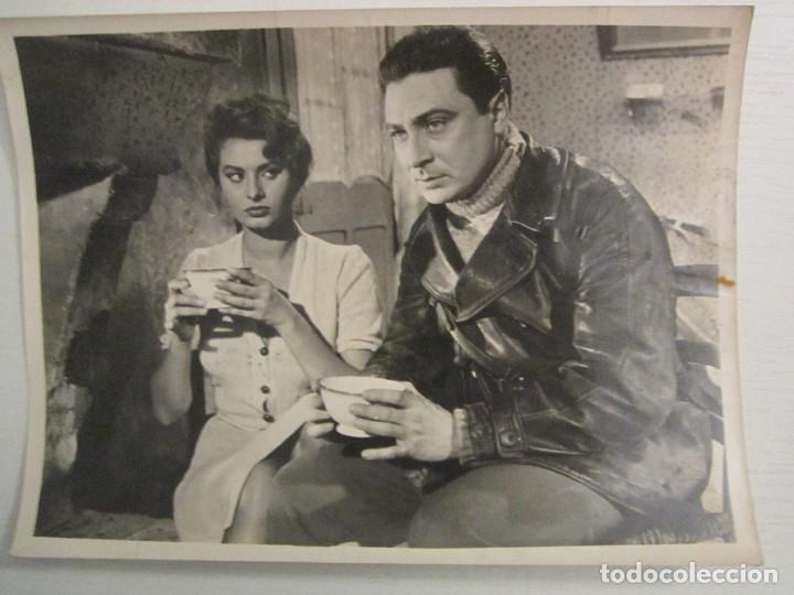 Cine: FOTO INEDITA DE 18X24 DE LA CHICA DE RIO 1954 CON SOFIA LOREN Y GERARD OURY