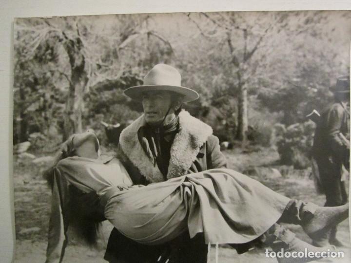 Cine: FOTO INEDITA DE 18X24 DE LA NOCHE DE LOS GIGANTES CON GREGORY PECK Y EVA MARISANT