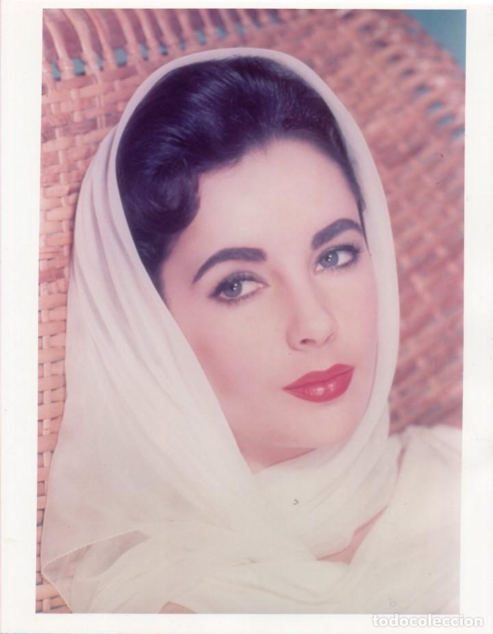 Cine: Fotogr&aacute;fia En Color en Alta Calidad de Elizabeth Taylor