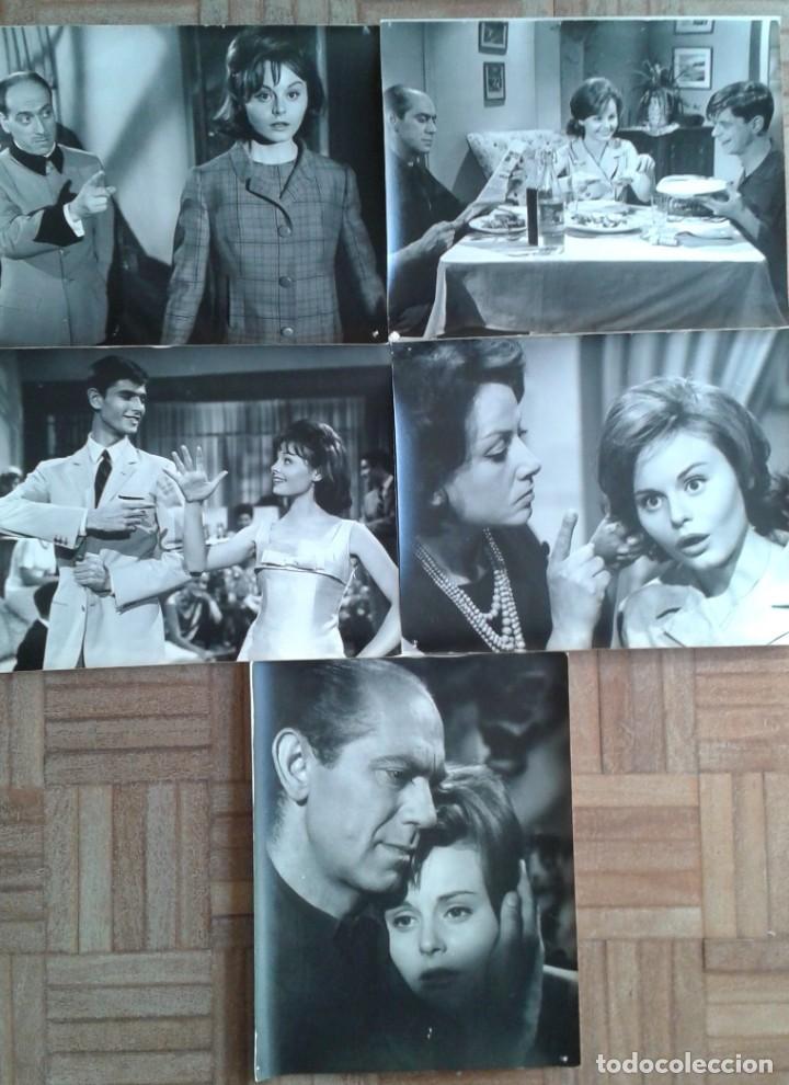 Cine: LA CHICA DEL TREBOL. 5 FOTOS 25X30. ROC&Iacute;O D&Uacute;RCAL, FABRIZIO MORONI, ISMAEL MERLO