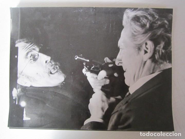 Cine: FOTO INEDITA DE 18X24 REFUGIO MACABRO 1972 CON PETER CUSHING Y BRITT ENKAN