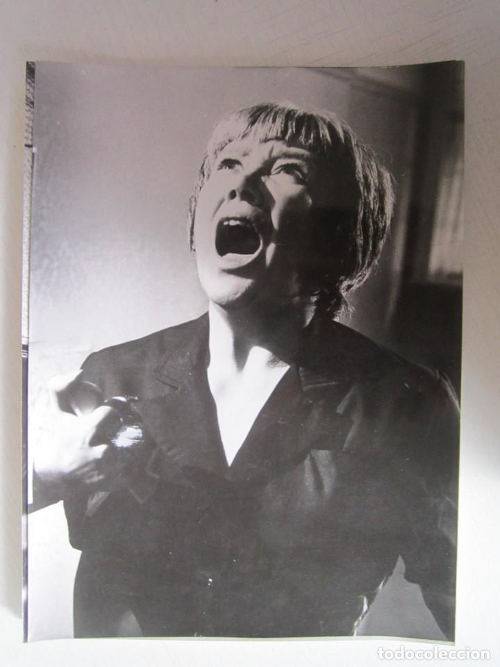 Cine: FOTO INEDITA DE 18X24 REFUGIO MACABRO 1972 CON PETER CUSHING Y BRITT ENKAN