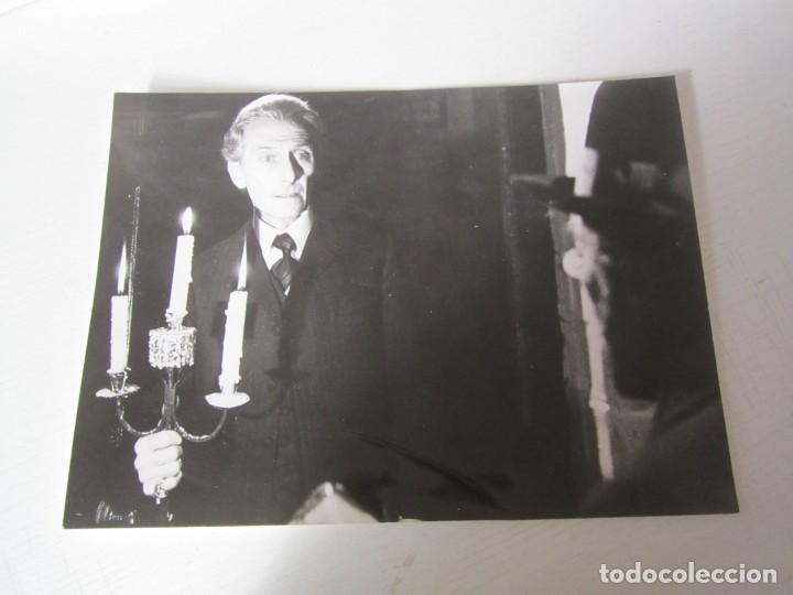 Cine: FOTO INEDITA DE 18X24 REFUGIO MACABRO 1972 CON PETER CUSHING Y BRITT ENKAN