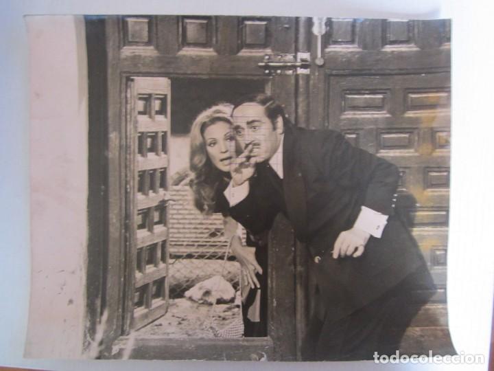 Cine: FOTO INEDITA DE 18X24 NO ES BUENO QUE EL HOMBRE ESTE SOLO ESP 1973 CARMEN SEVILLA Y LOPEZ VAZQUEZ