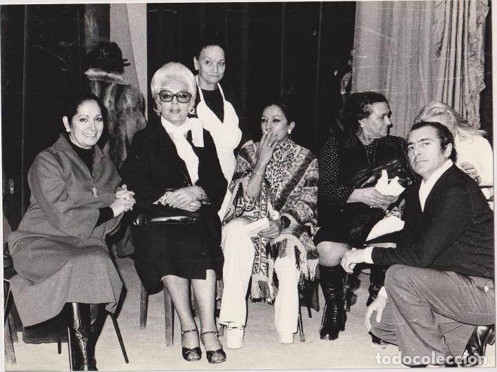 Cine: Juanita Reina, Lola Flores y Otros (18x24) Homenaje a Quiroga. Teatro L. de Vega. Sevilla 1976