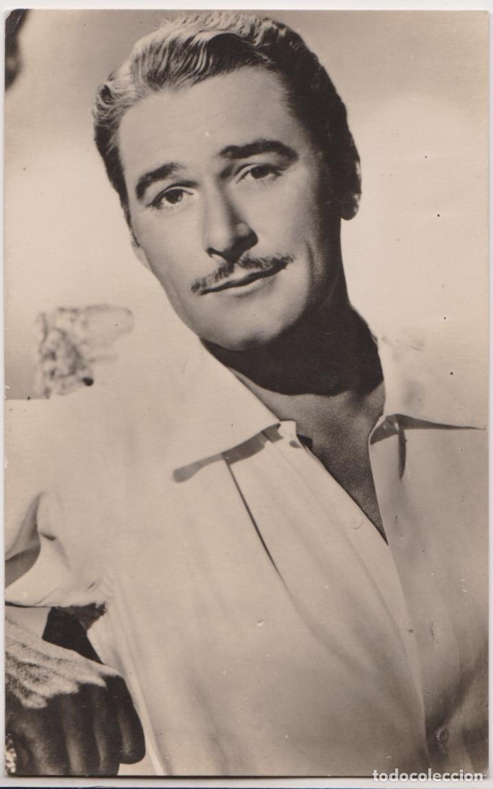 Kino: FOTO DEL ACTOR ERROL FLYNN - SOBERANAS N&ordm;590 - ESCRITA 1951