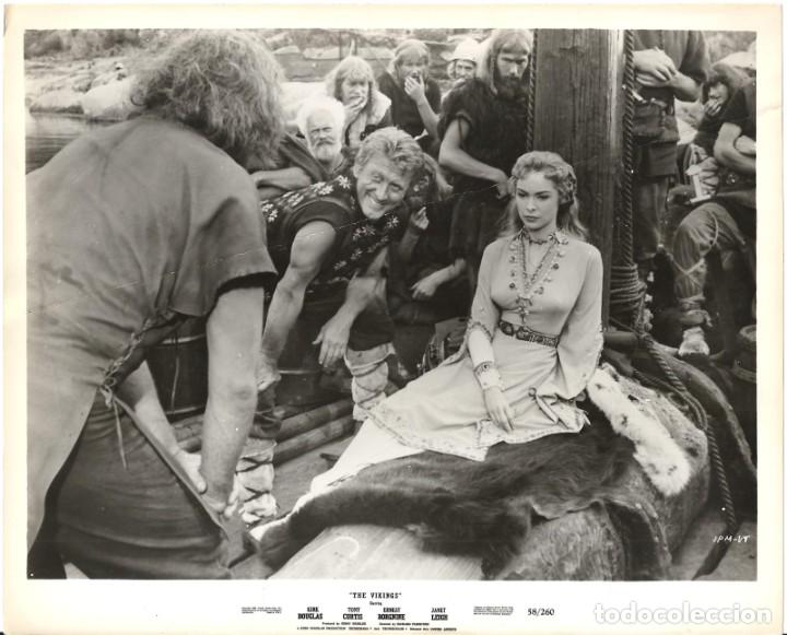 Cine: F21213D JANET LEIGH KIRK DOUGLAS LOS VIKINGOS FOTO B/N ORIGINAL AMERICANA