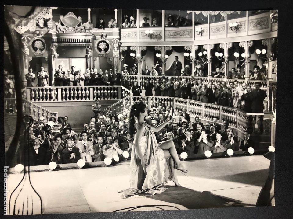 Cine: Foto original de sara sarita Montiel la reina de chantecler 18 x 24 cm