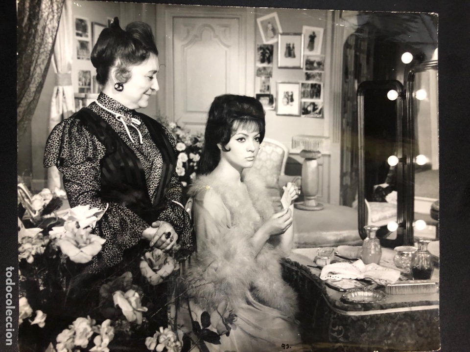 Cine: Foto original de sara sarita Montiel la reina de chantecler 20,5 x 24,5 cm