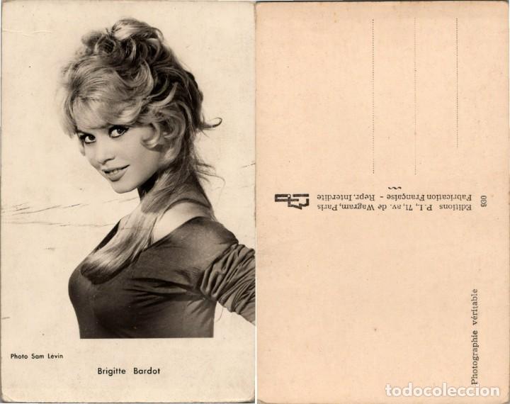 Cine: Brigitte Bardot - Photo Sam Levin - Ed. P. L. Par&iacute;s - 140x89mm.