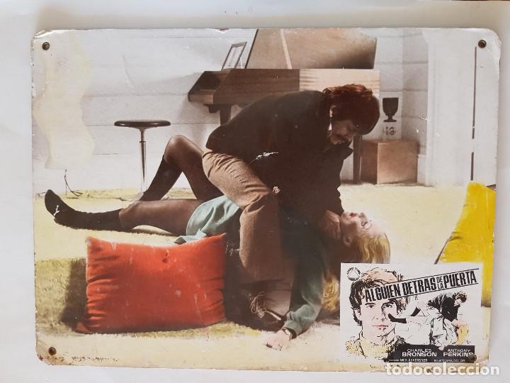 Cinema: Alguien detr&aacute;s de la puerta. Charles Bronson, Anthony Perkins, Jill Ireland FOTOCROMO DE CARTON