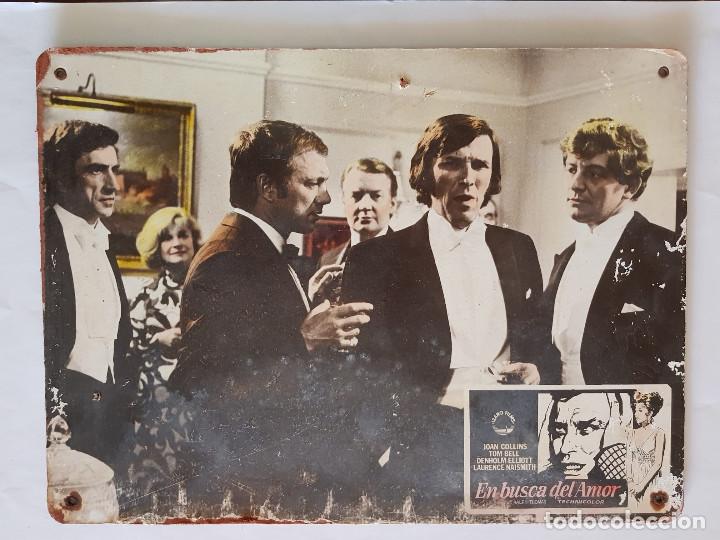Cine: En busca del amor. Joan Collins, Tom Bell, Denholm Elliott. FOTOCROMO CARTON