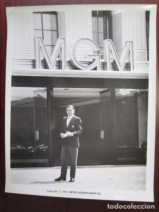 Cine: Frank Sinatra - Foto original b/n - Metro Goldwyn Mayer - descanso rodaje 1975