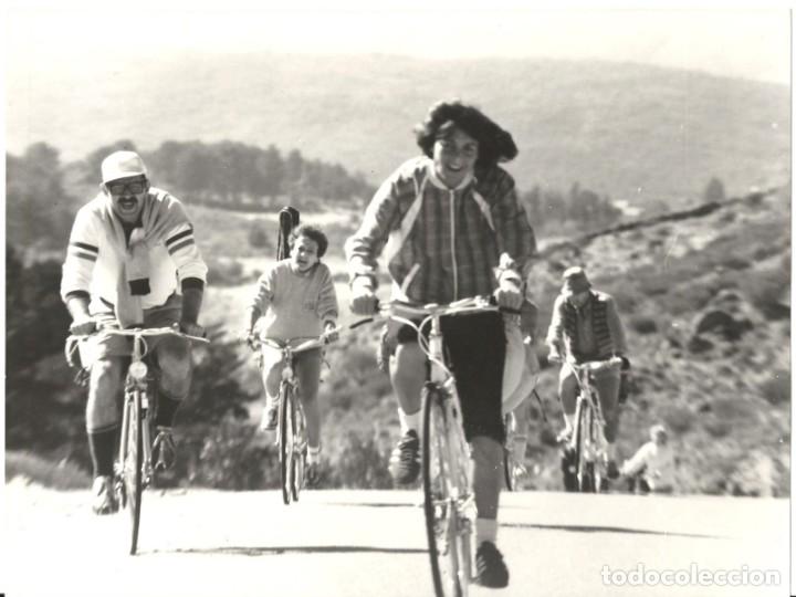 Cinema: F19097D AGUSTIN GONZALEZ AMPARO BARO PAULA MARTEL BICICLETA EN SEPTIEMBRE FOTO B/N ORIG ESPA&Ntilde;OLA