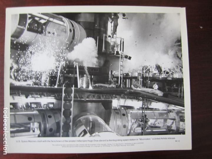 Cine: 007 Moonraker - foto original b/n - James Bond film scene