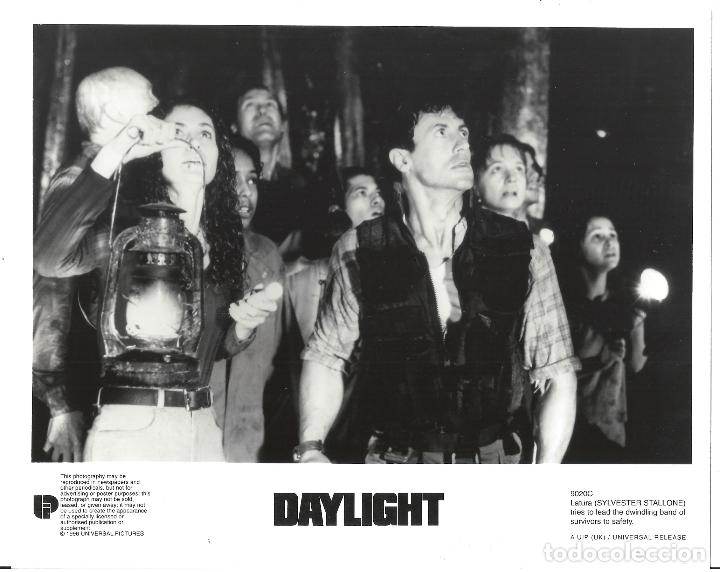 Cine: F32264 SYLVESTER STALLONE DAYLIGHT PANICO EN EL TUNEL FOTO B/N ORIGINAL AMERICANA