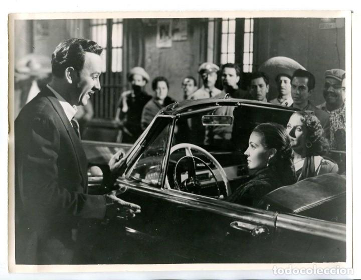 Cine: CARMEN SEVILLA Y PEDRO INFANTE. FOTO 18 X 24 cms.