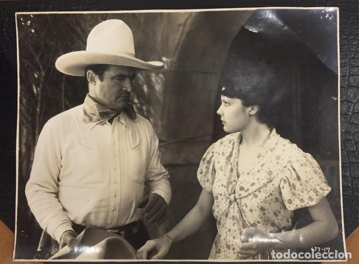 Cine: CINE, FOTOGRAFIA ANTIGUA, TOM-MIX Y DIANE SINCLAIR, EN EL AMIGO ENMASCARADO