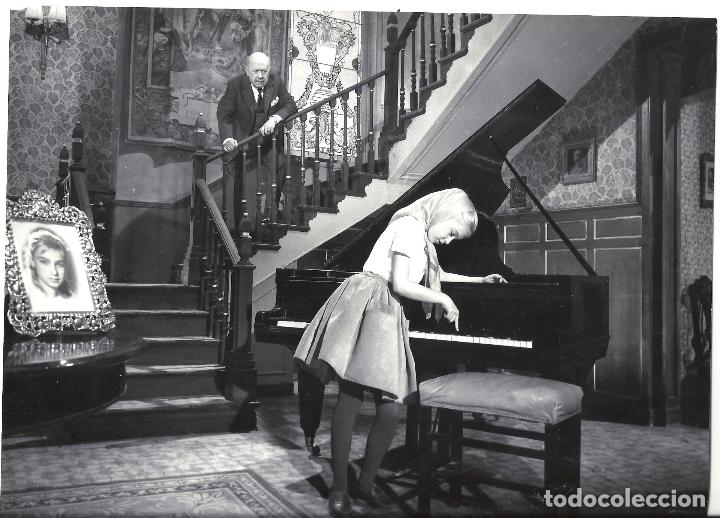 Cine: F32528 MARISOL JULIO SANJUAN HA LLEGADO UN ANGEL MARISOL PIANO FOTO ORIGINAL B/N ESPA&Ntilde;OLA