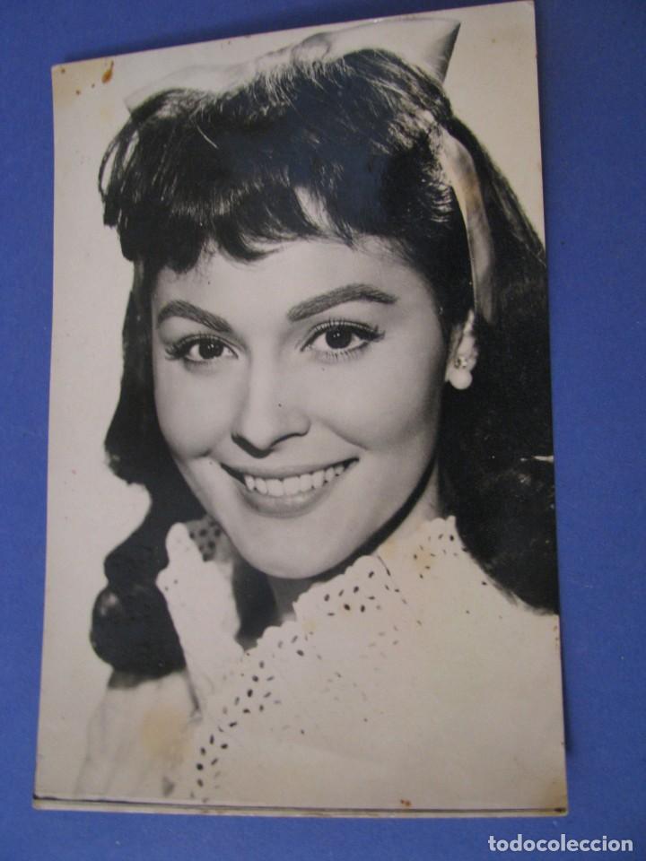 Cine: POSTAL FOTOGR&Aacute;FICA DE PAQUITA RICO. ARCHIVO BERMEJO. ESCRITA. 1960.