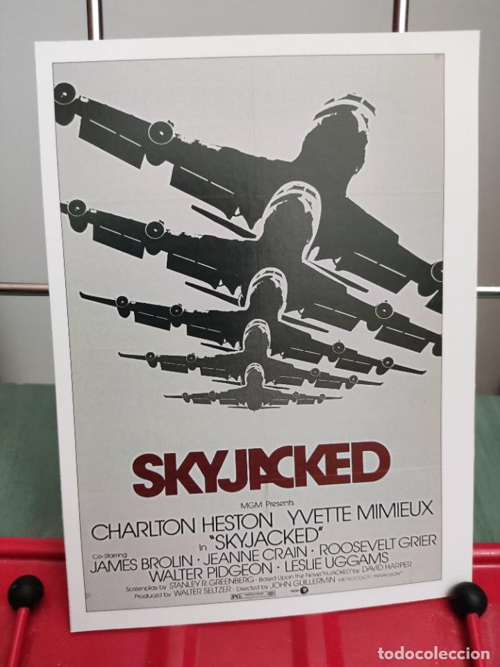 Kino: &iexcl;Alarma vuelo 502 secuestrado! (Skyjacked) . Ficha revista Accion
