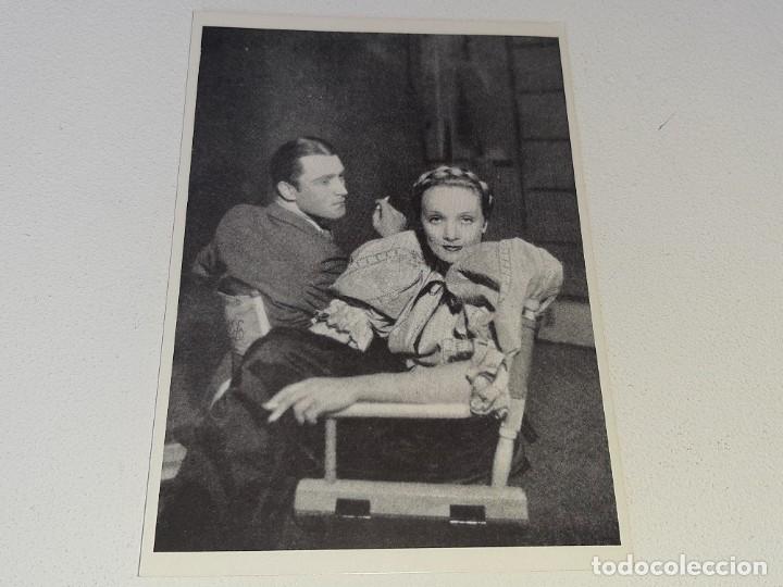 Cine: ANTIGUA POSTAL CINE MARLENE DIETRICH Y BRIAN AHERNE 1933 ED. EFIMERA A&Ntilde;OS 90