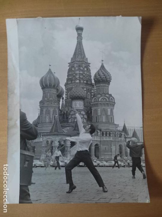 Kino: ANTONIO BAILARIN 1966 PLAZA MOSCU SAN BASILIO FOTO PRESS ORIGINAL EPOCA 23,5 X 17,7 CM BN