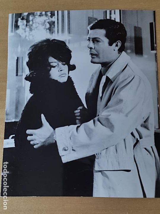 Cine: BRIGITTE BARDOT B B MASTROIANNI FOTO NOVIEMBRE1965 DORSO SELLOS AGENCIA ORIGINAL 14,7 X 12 CM LEER