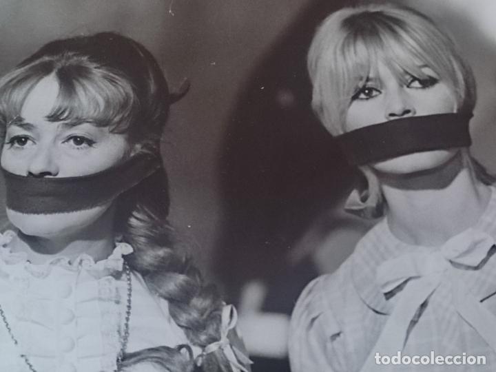 Cine: BRIGITTE BARDOT JEANNE MOREAU CINE VIVA MARIA 1965 FOTO SELLOS AGENCIA ORIGINAL 18 X 24 CM