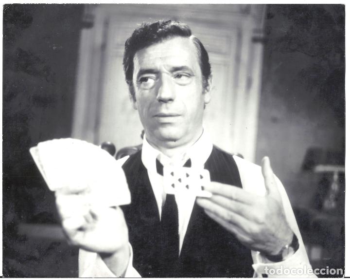 Cinema: F33491 YVES MONTAND FOTO ORIGINAL B/N