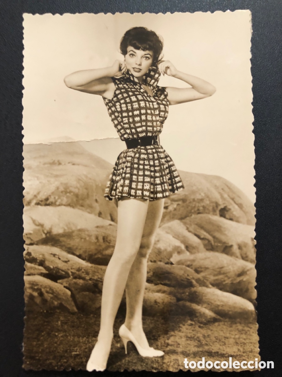 Cine: Antigua tarjeta postal de Joan collins