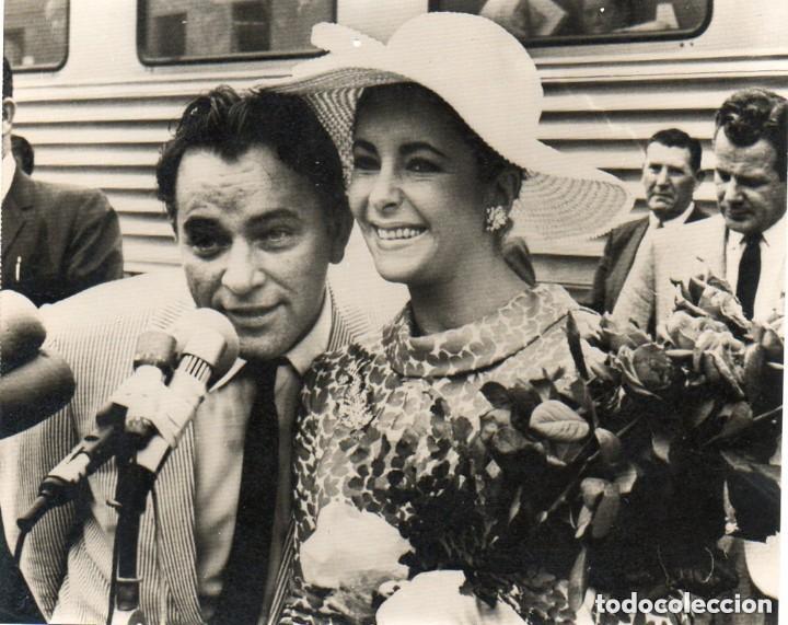 Cine: Fotografia De Prensa Richard Burton Elizabeth Taylor 21-08-1964