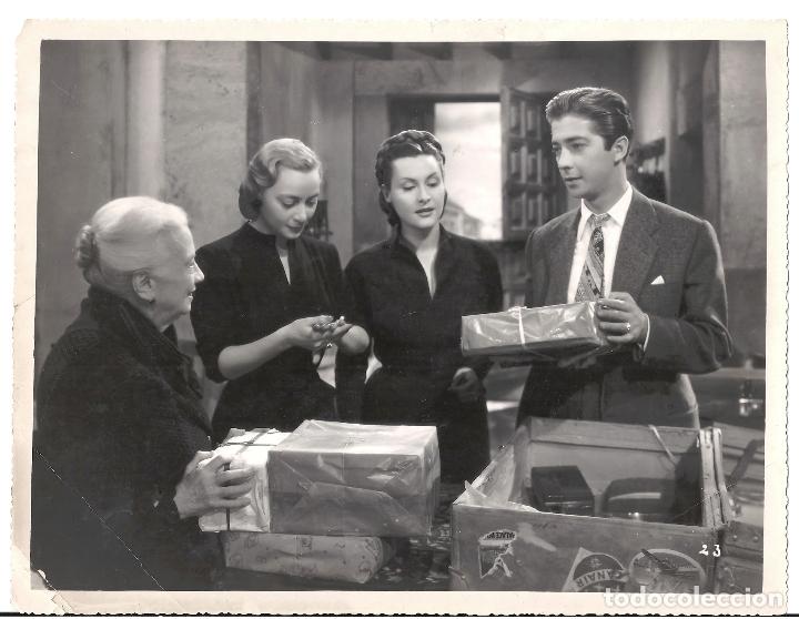 Cine: F33554 CARLOS MU&Ntilde;OZ HISTORIA DE DOS ALDEAS FOTO B/N ORIGINAL ESPA&Ntilde;OLA