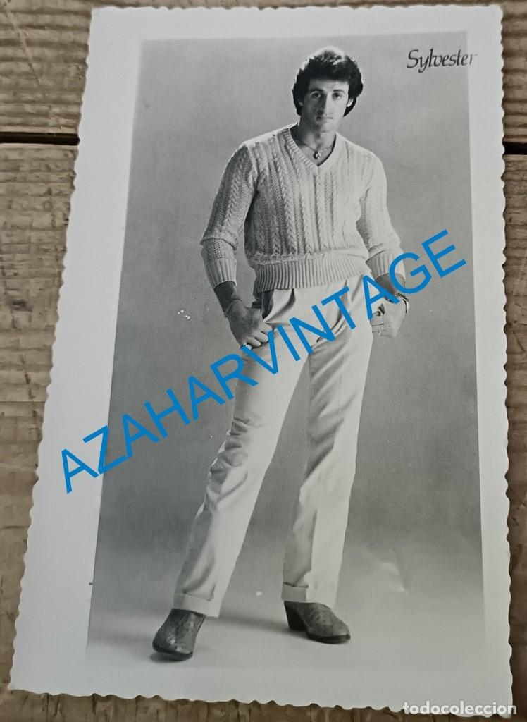 Cine: ANTIGUA FOTOGRAFIA DE SYLVESTER STALLONE, 9X14 CMS