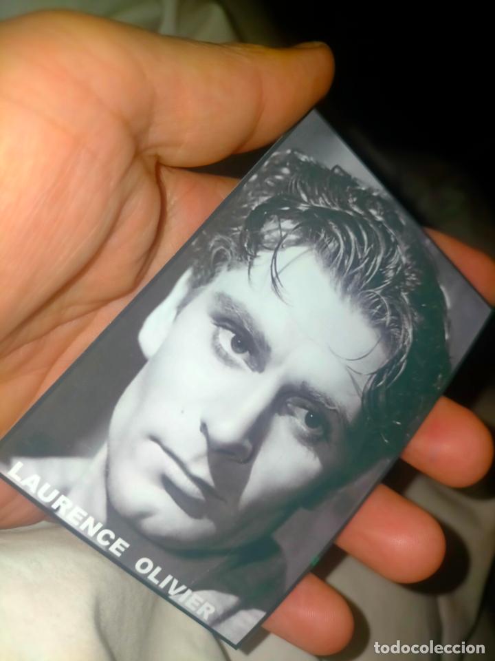 Kino: Cine actor o actriz fotografia o foto fotocromo fotografico blanco y negro leer , LAURENCE OLIVIER