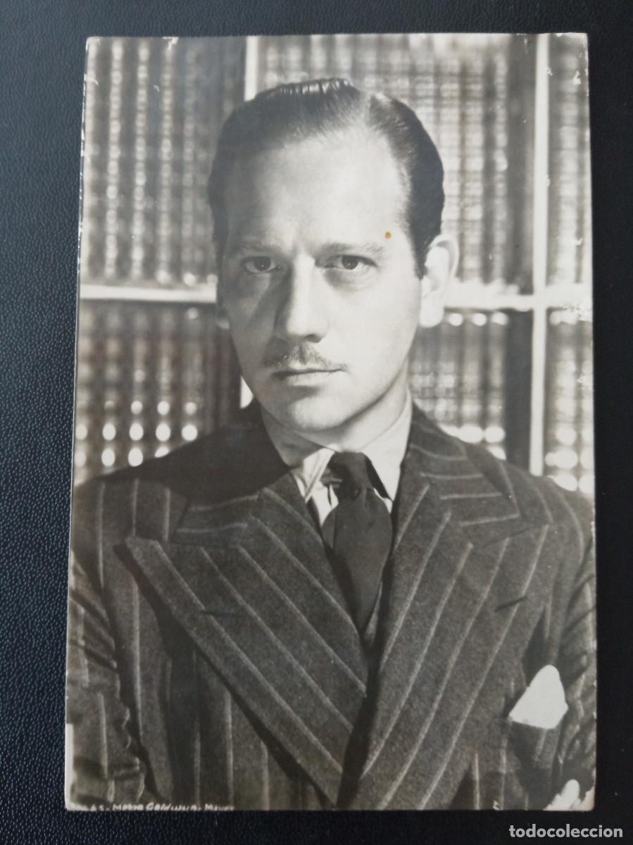 MELVYN DOUGLAS