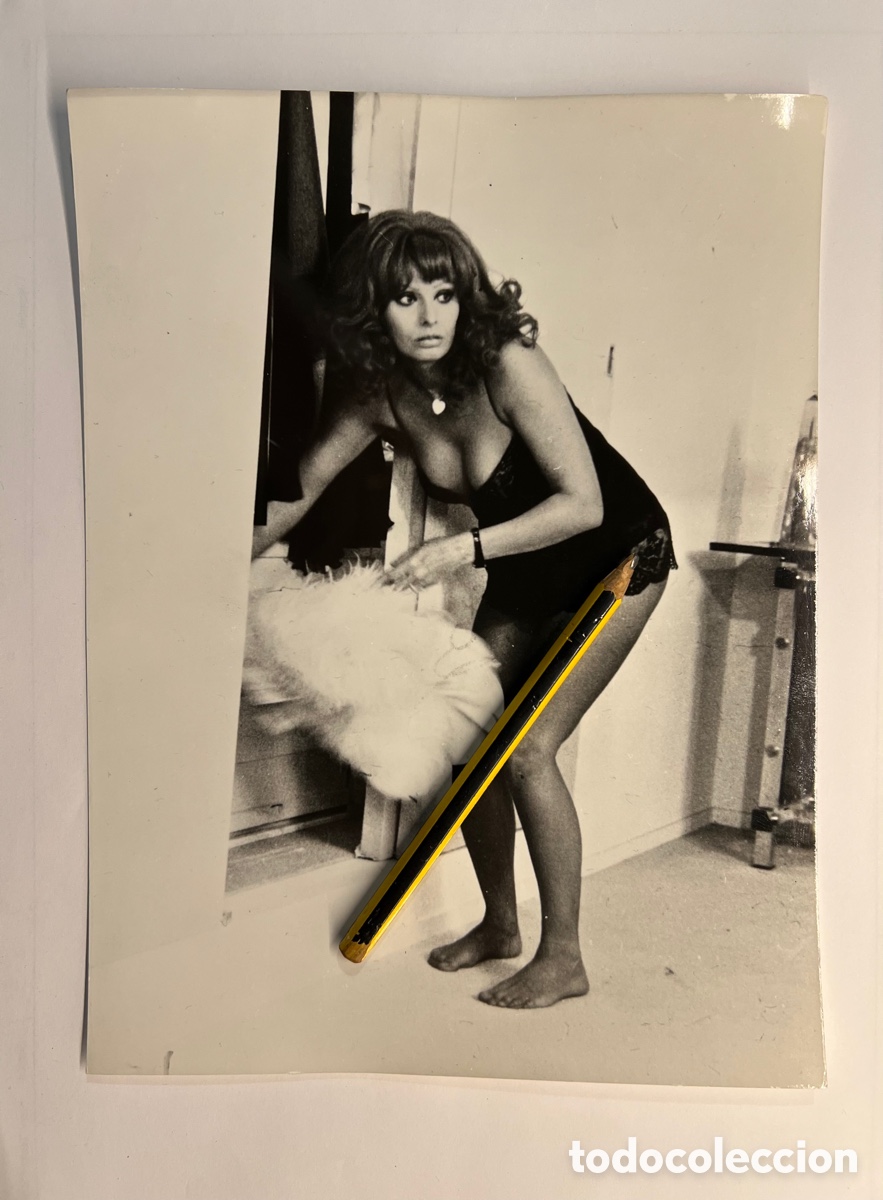 Cine: SOFIA LOREN, Actriz Italiana.. Fotograf&iacute;a Promocional Cine&hellip; Med&iacute;das: 18 x 24 cm.