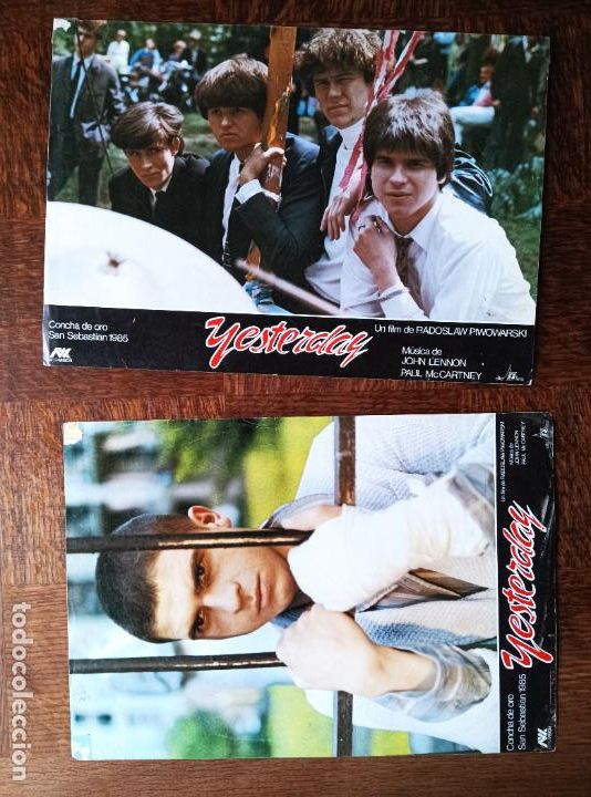 Cine: YESTERDAY, BEATLES... 2 FOTOCROMOS CARTEL TAQUILLA 35x25cm.