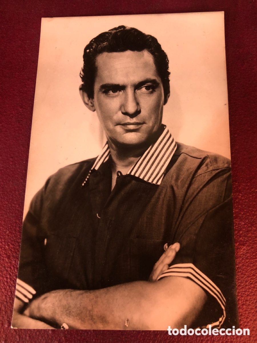 Cine: TARJETA TIPO POSTAL CROMO CINE PETER FINCH ( 2660)