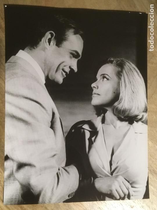 Cine: contra goldfinger sean connery honor blackman james bond 007 foto original antigua