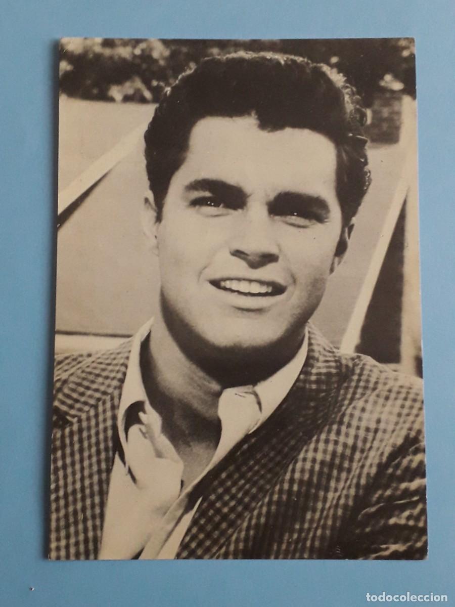 Cin&eacute;ma: RICHARD BEYMER - FOTO POSTAL PROMOCIONAL TARJETA CROMO ROMANTICA - ACTOR CINE PELICULA
