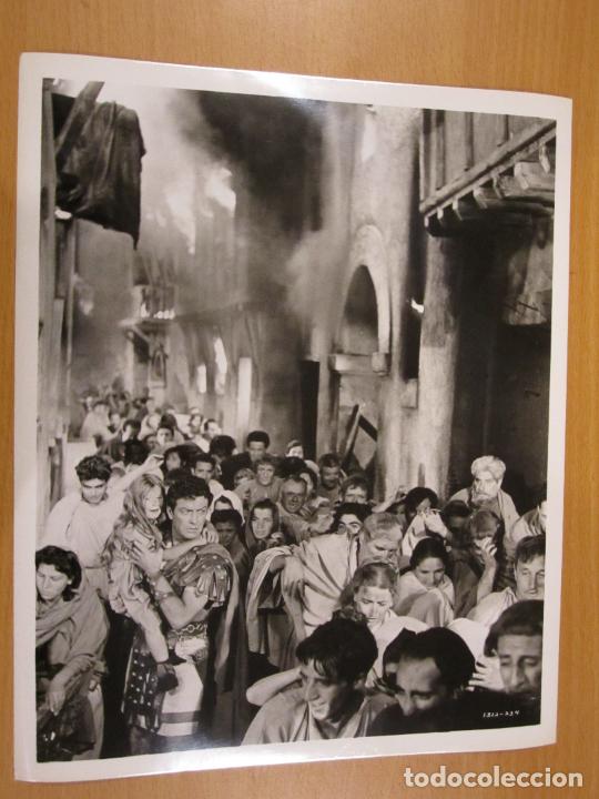 Cine: Quo Vadis - foto b/n original usa - film scene robert taylor roma burns