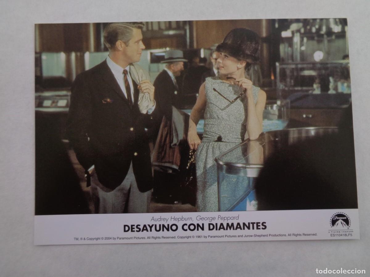 Cine: POSTAL DE LA PELICULA &uml; DESAYUNO CON DIAMANTES &uml;, AUDREY HEPBURN Y GEORGE PEPPARD . 11,5 X 16,5 CM