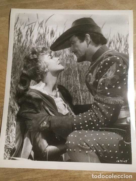 Cine: aventuras de quintin durward robert taylor kay kendall foto original reposicion 1981