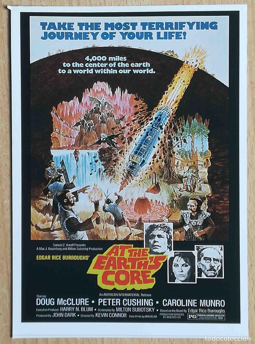 Cine: En el coraz&oacute;n de la tierra 1976 (Doug McClure, Peter Cushing) Programa de mano revista acci&oacute;n