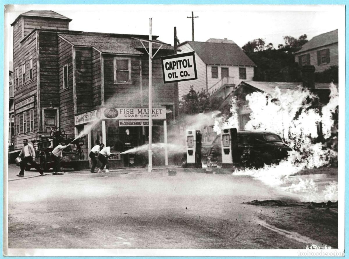 Cine: EXPLOSI&Oacute;N DE LA GASOLINERA EN LA PEL&Iacute;CULA LOS P&Aacute;JAROS. HITCHCOCK, 1963