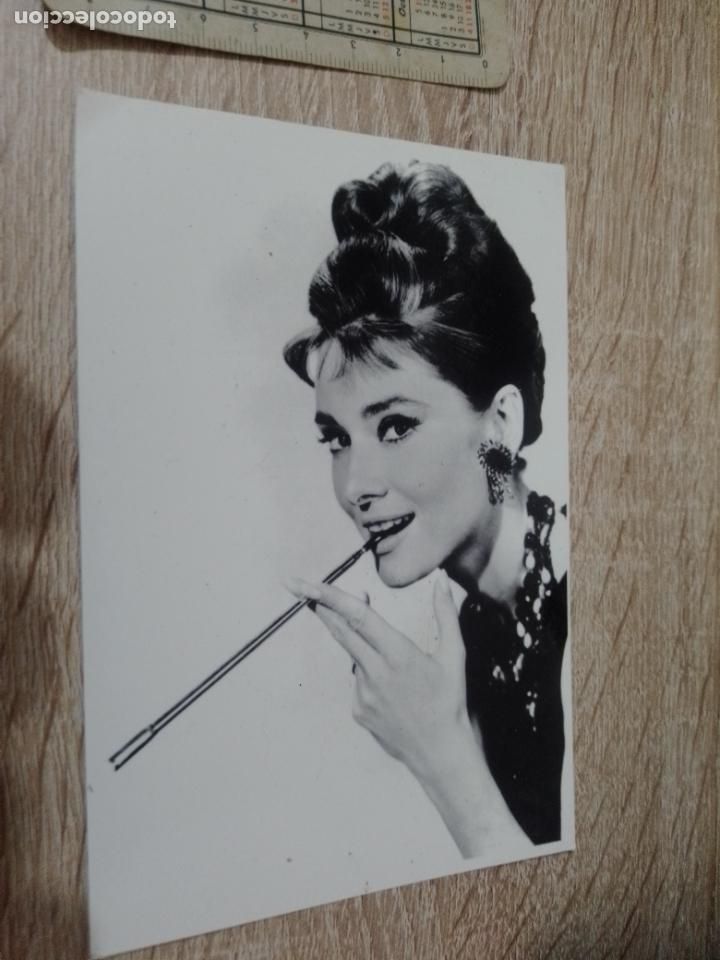 Cine: Audrey Hepburn. Postal escrita